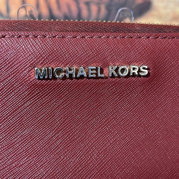 MICHAEL KORS ZIPPY WALLET IN GUC - Picture 5 of 13